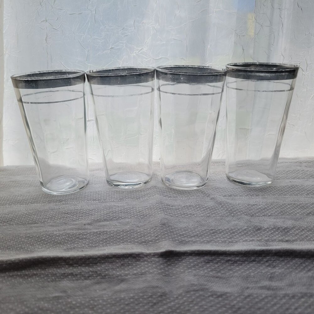 Set Of 4 Clear Glass Tumblers With Silver Rim